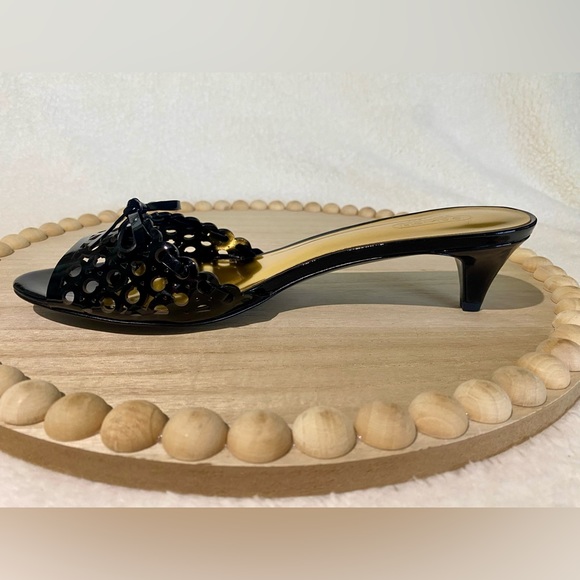COACH - IZABEL - Size 8.5B - black patent-leather kitten heels **25% OFF** - Picture 3 of 9